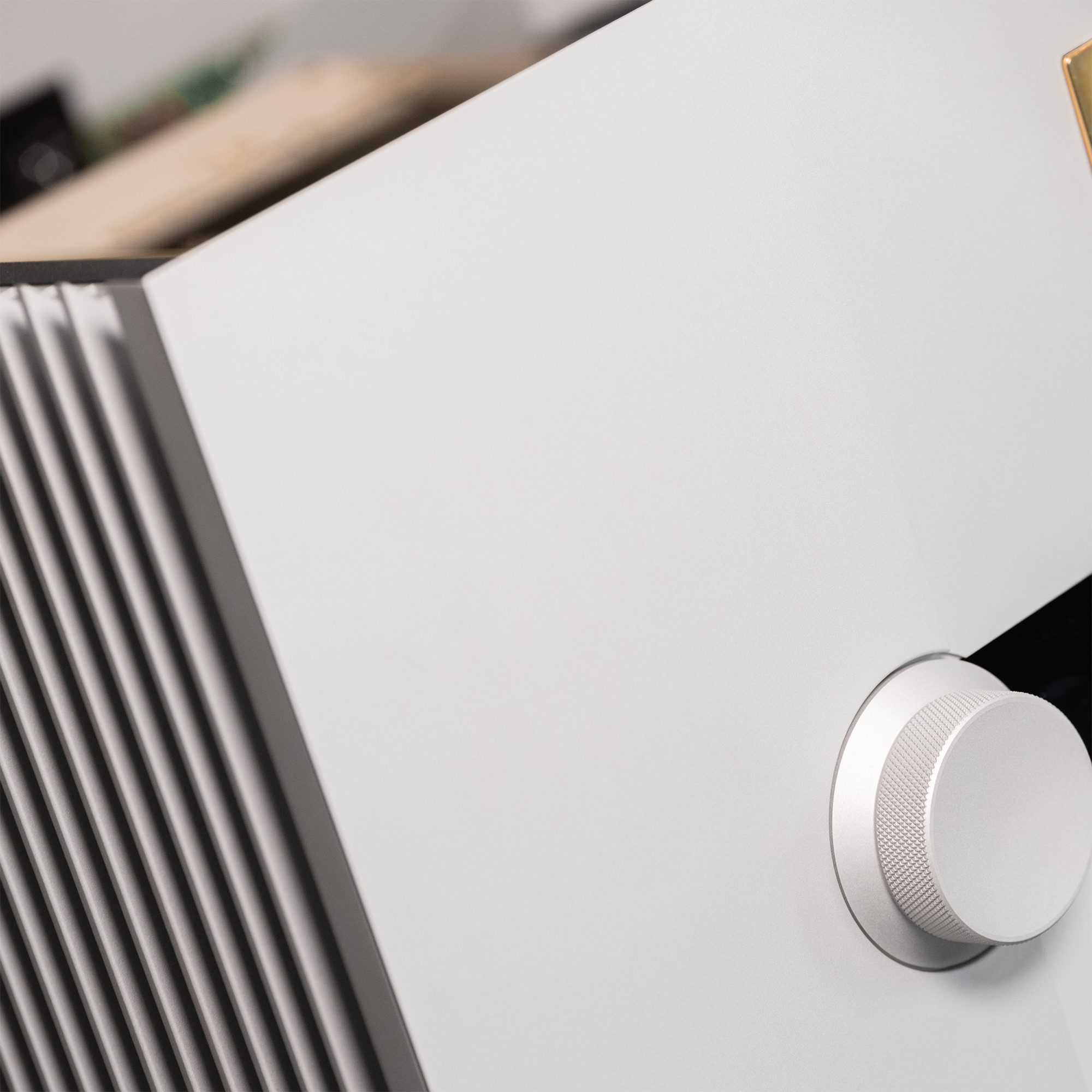 Telos 790 Integrated Stereo Amplifier